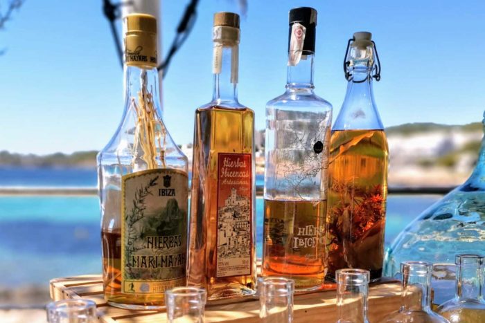 Various types of hierbas
